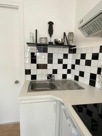 Appartements Pyrenees-Barthou Pau Exteriör bild