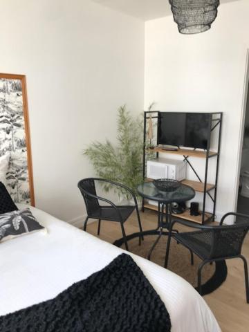 Appartements Pyrenees-Barthou Pau Exteriör bild